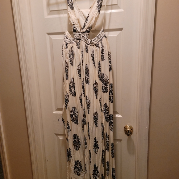 Sleeveless Maxi - Picture 3 of 3